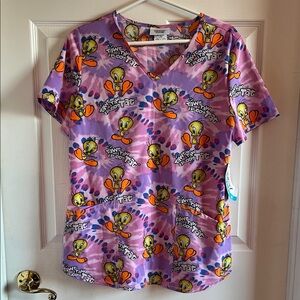 NWT Looney Tunes Tweety Bird Print V-Neck Scrub Top in Purple